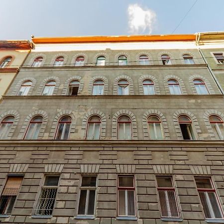 Cozy Nest By The Andrassy Avenue Apartman Budapest Kültér fotó