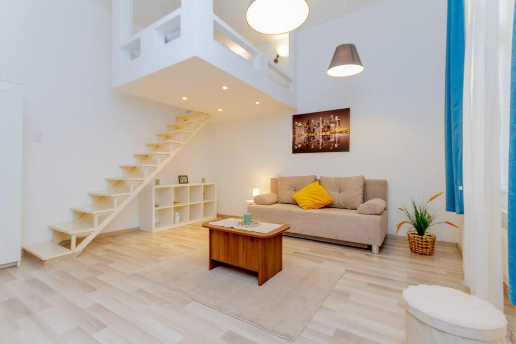 Cozy Nest By The Andrassy Avenue Apartman Budapest Kültér fotó