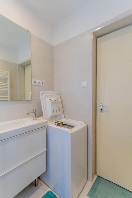 Cozy Nest By The Andrassy Avenue Apartman Budapest Kültér fotó